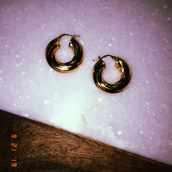 Jewelry - Italian Vintage Twist Hoops